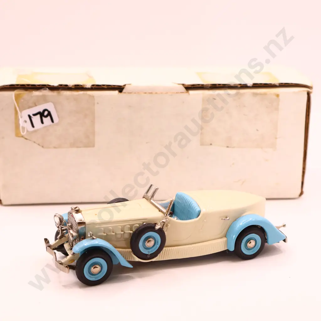 M A E  1931  Cadillac V16  Boat Pininfarina  Image 1++