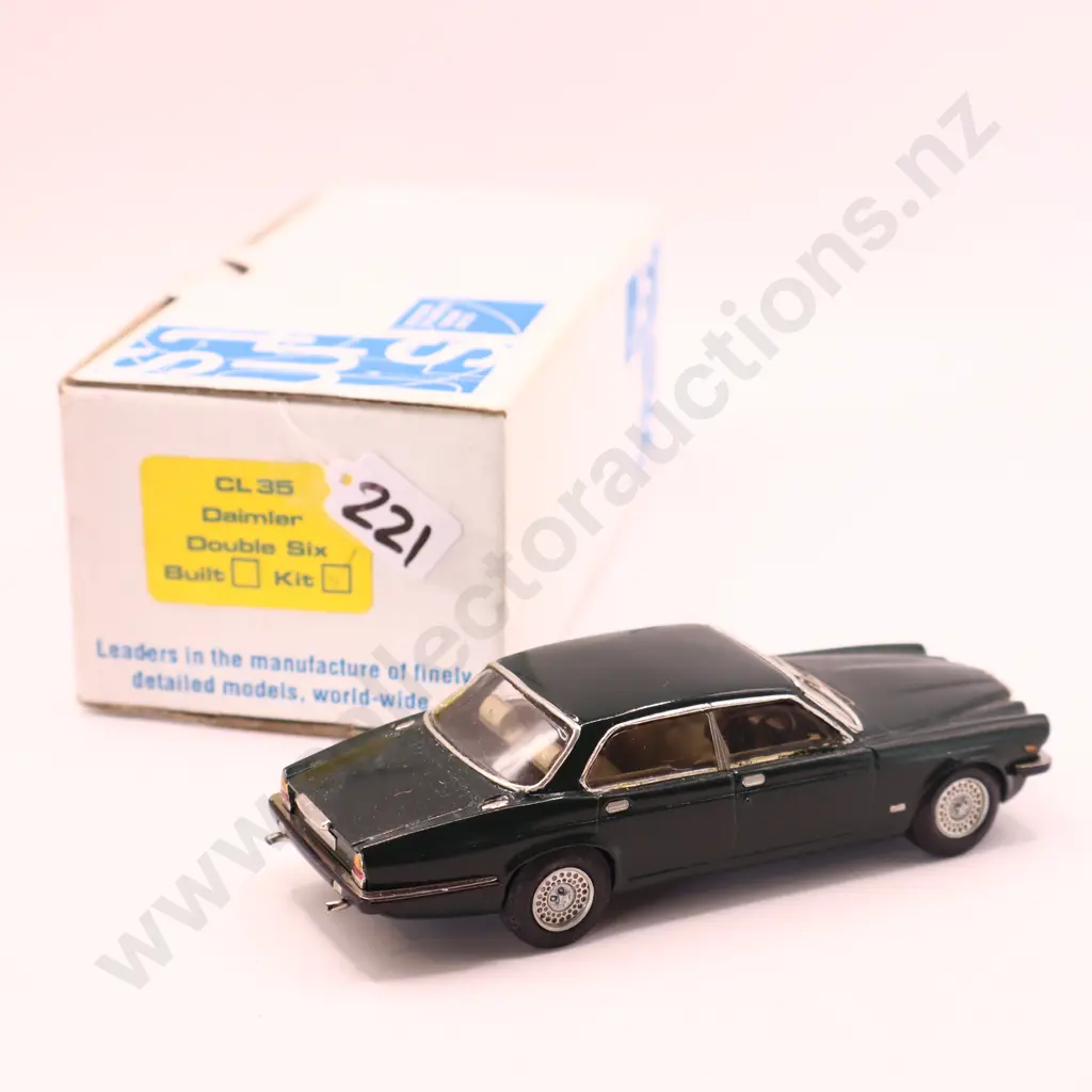 SMTS Jaguar XJ6 Series III Daimler Double 6 Image 1++