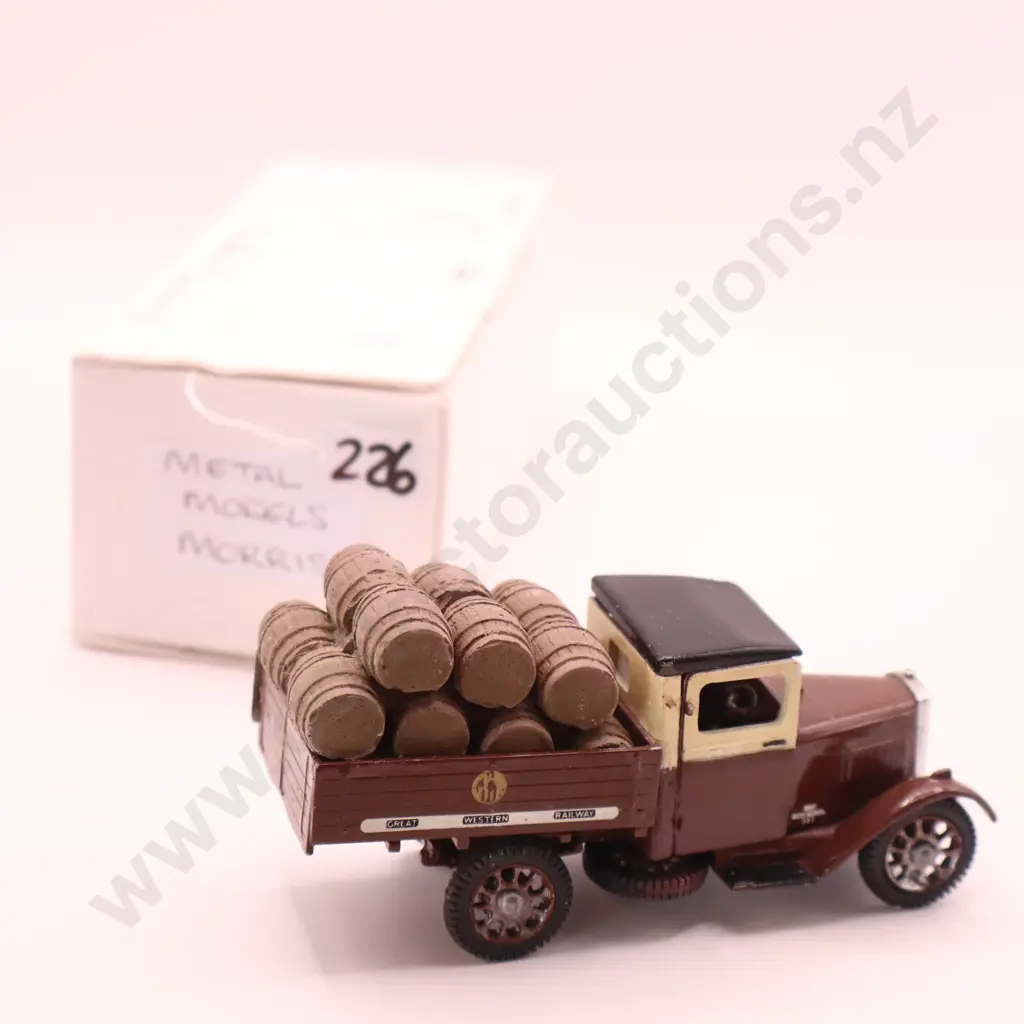 Metal Models Morris  Truck with Barrels Image 1++