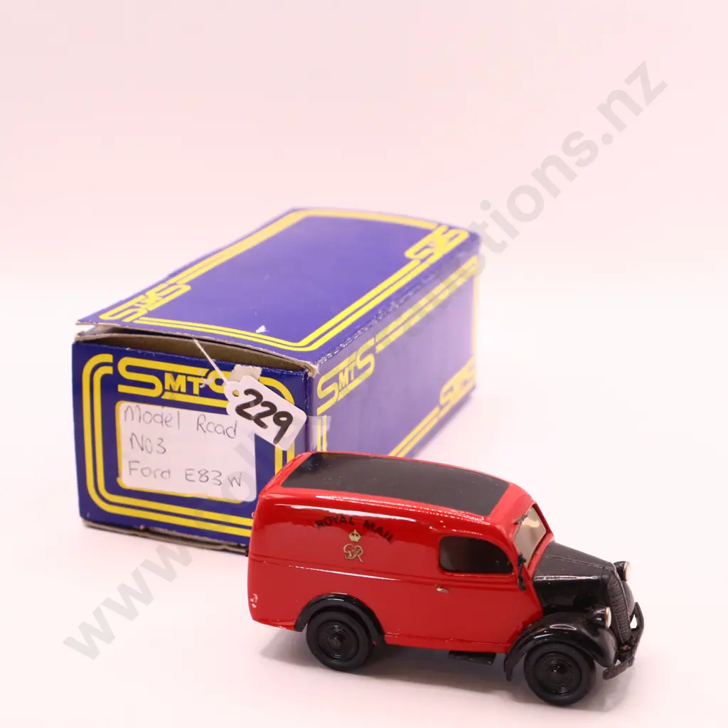 SMTS Model Road  Ford E83 W Royal Mail  Image 1++