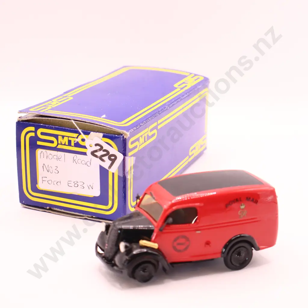SMTS Model Road  Ford E83 W Royal Mail  Image 1++