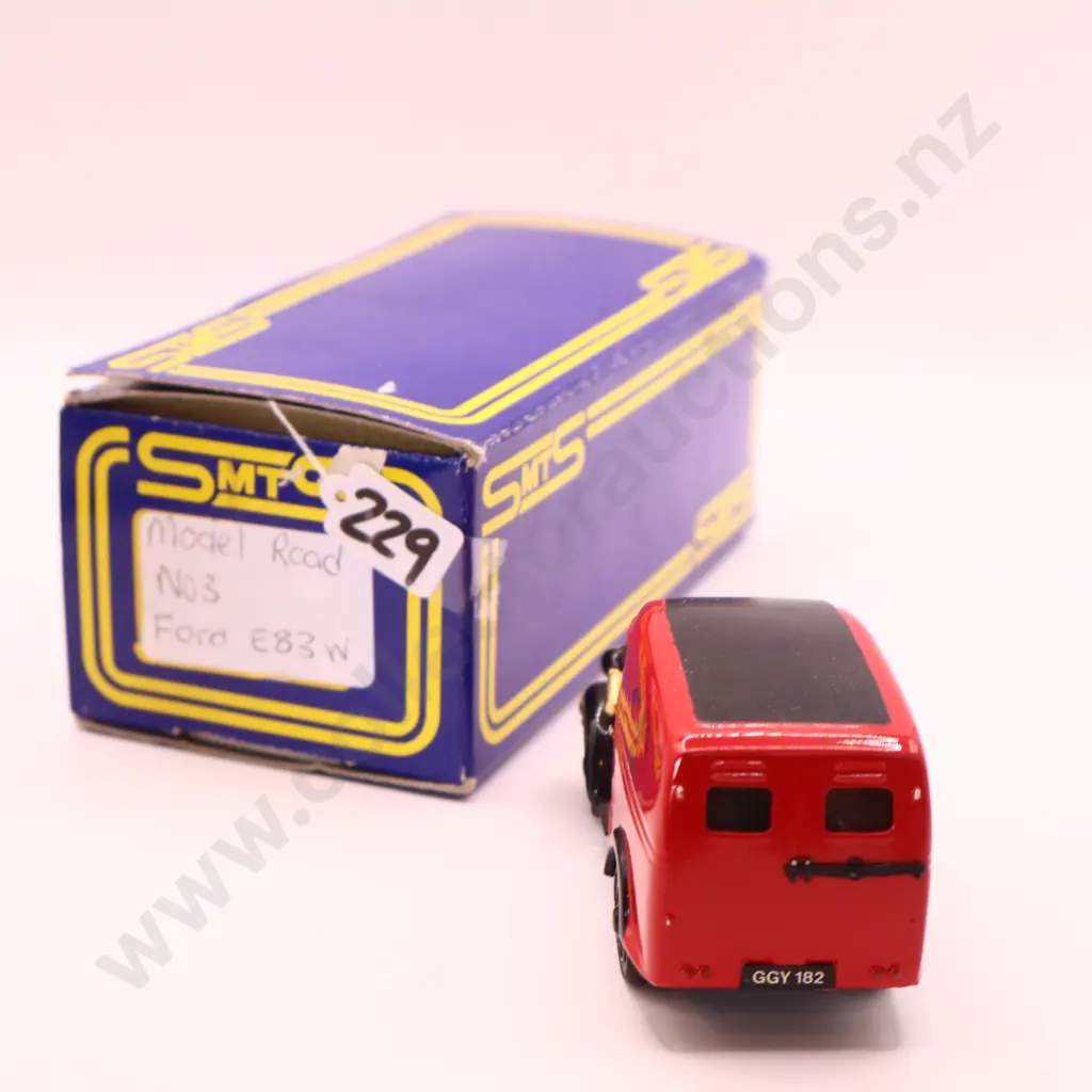 SMTS Model Road  Ford E83 W Royal Mail  Image 1++