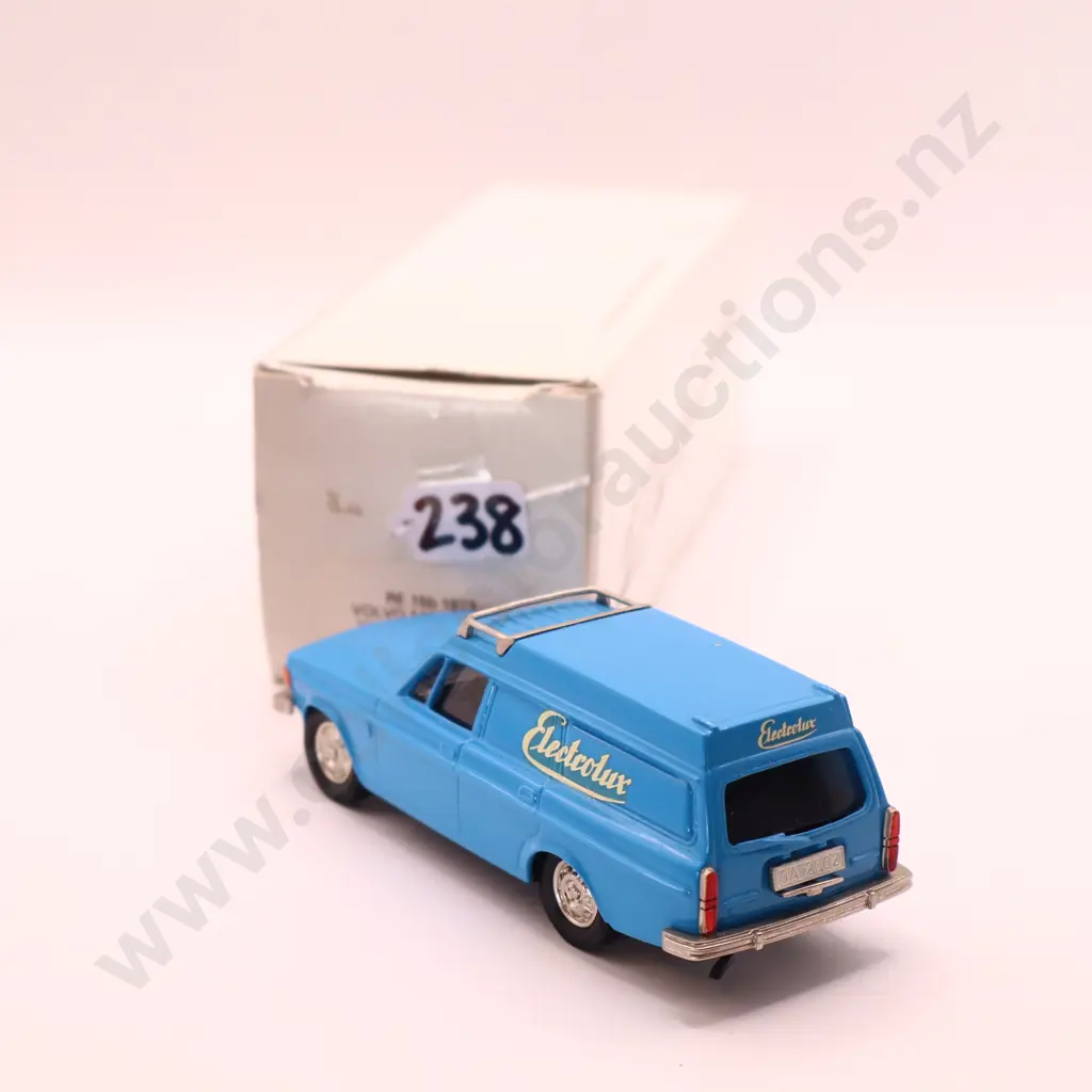 1/43 Rob Eddie  Volvo  145 Express Van Electrolux  Image 1++