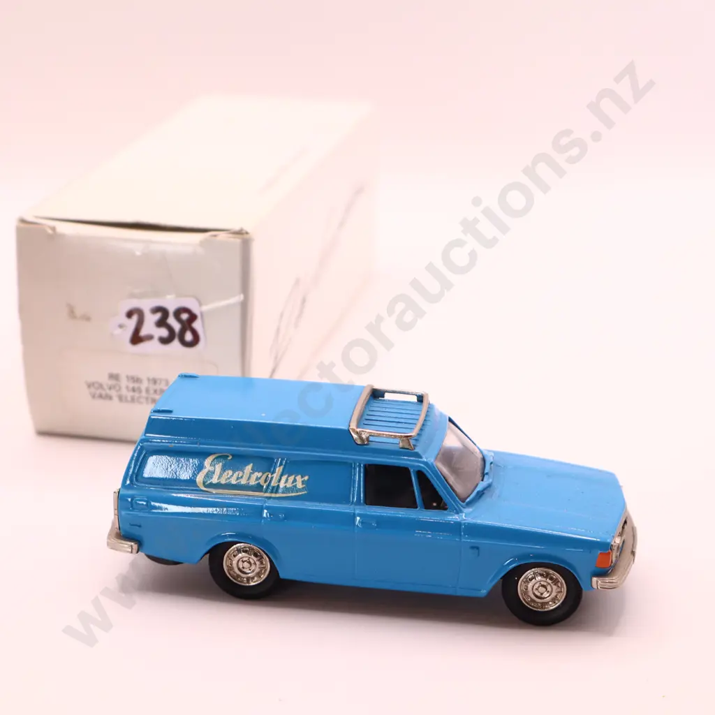 1/43 Rob Eddie  Volvo  145 Express Van Electrolux  Image 1++