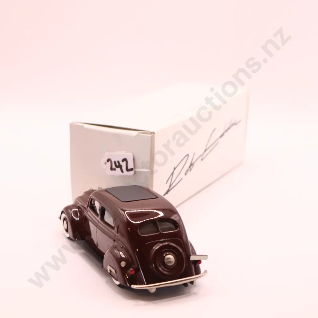 1/43 Rob Eddie Volvo PV36 Carioca 1935  Image 1++