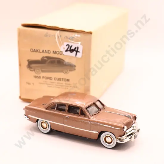 Oakland Models   1950 Ford Custom 