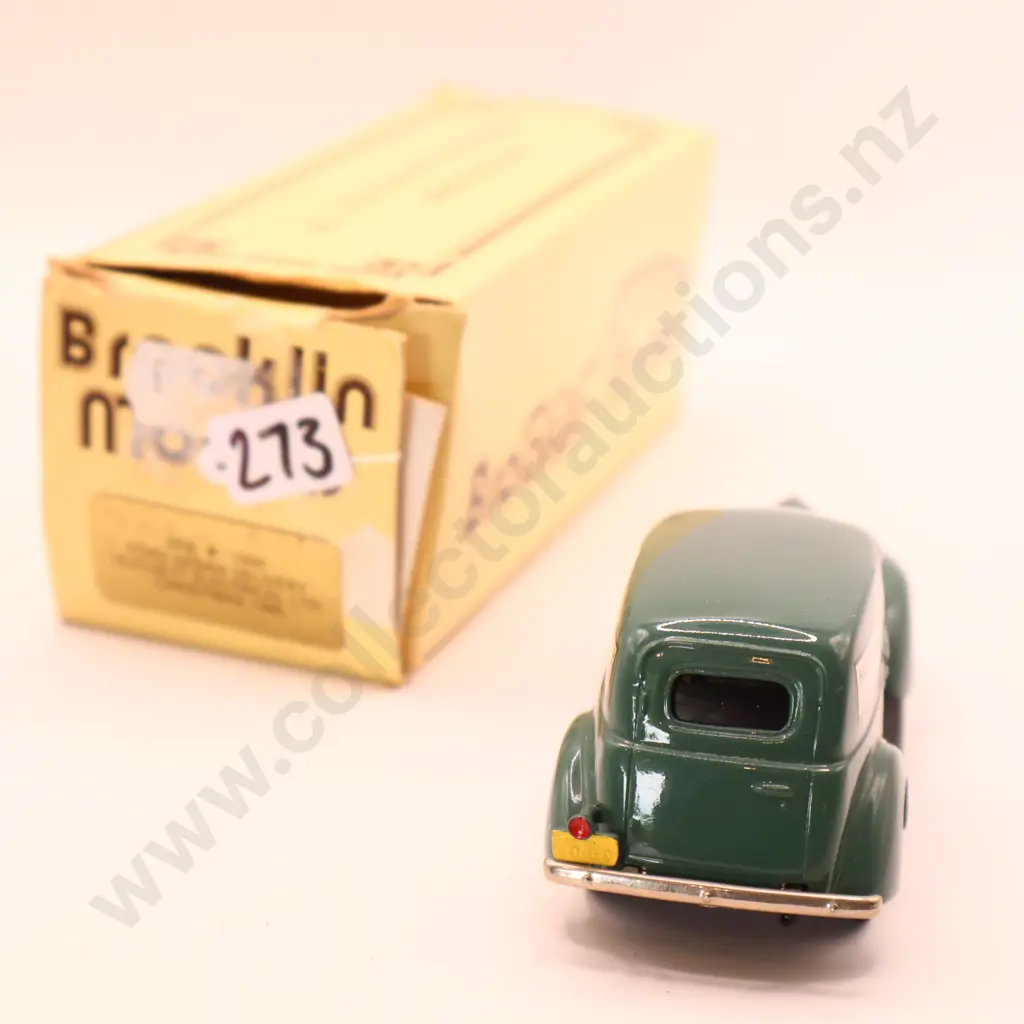 1/43 Brooklin Models  Ford Sedan Delivery 1940 Huggett Electriacal Image 1++