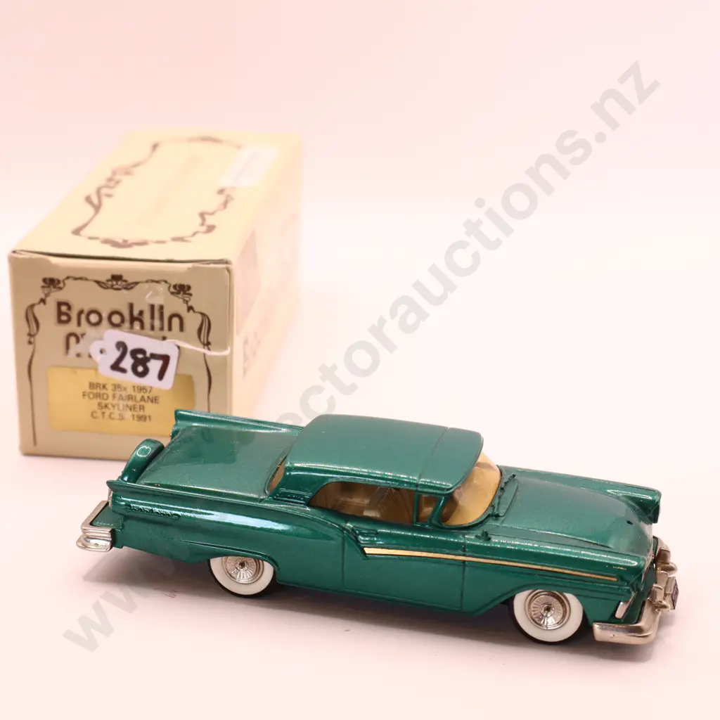 1/43 Brooklin Models Ford Fairlane Skyliner 1957  Image 1++