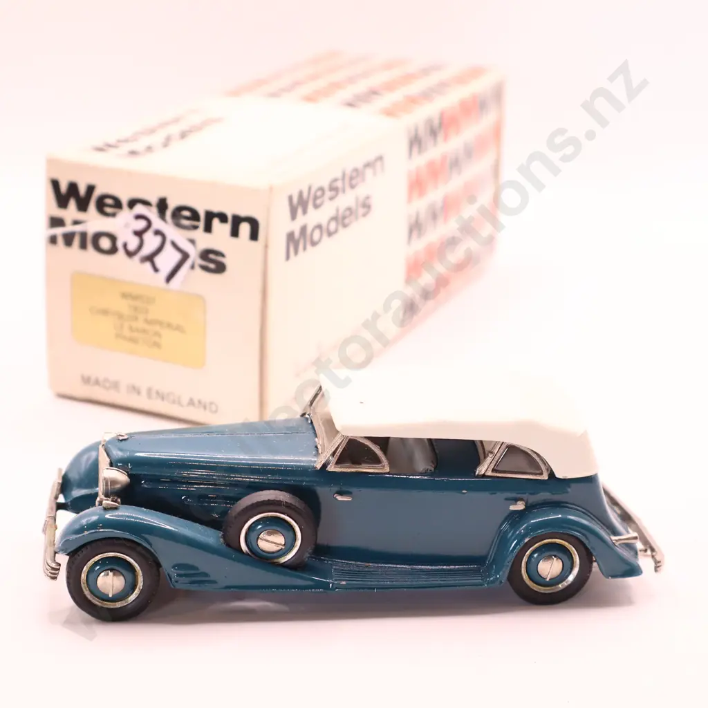 Western Models Chrysler Imperial  Le Baron 1933 Image 1++
