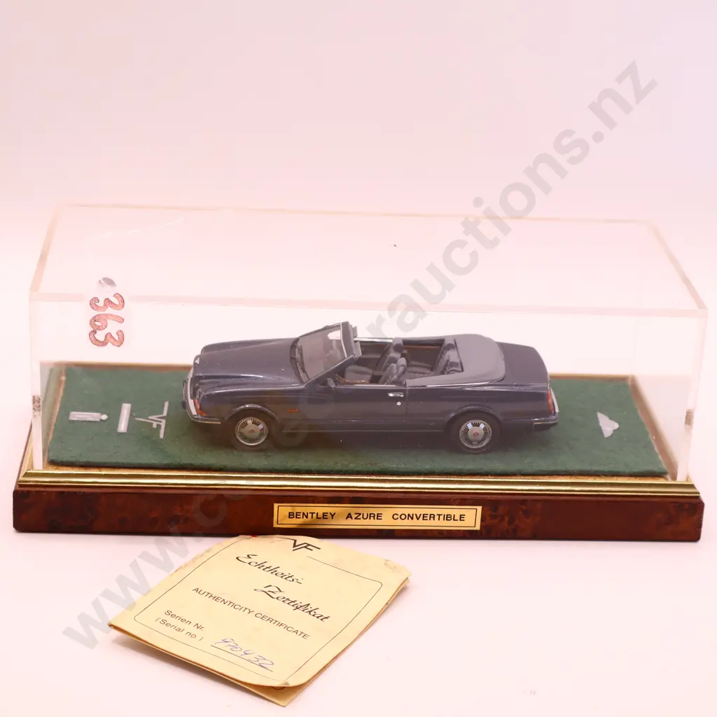 Volker Feldkamp Bentley Azure   cased  Image 1++