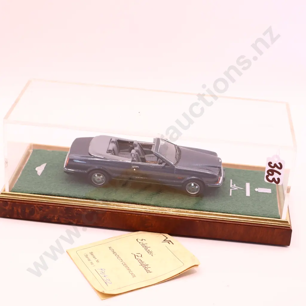 Volker Feldkamp Bentley Azure   cased  Image 1++