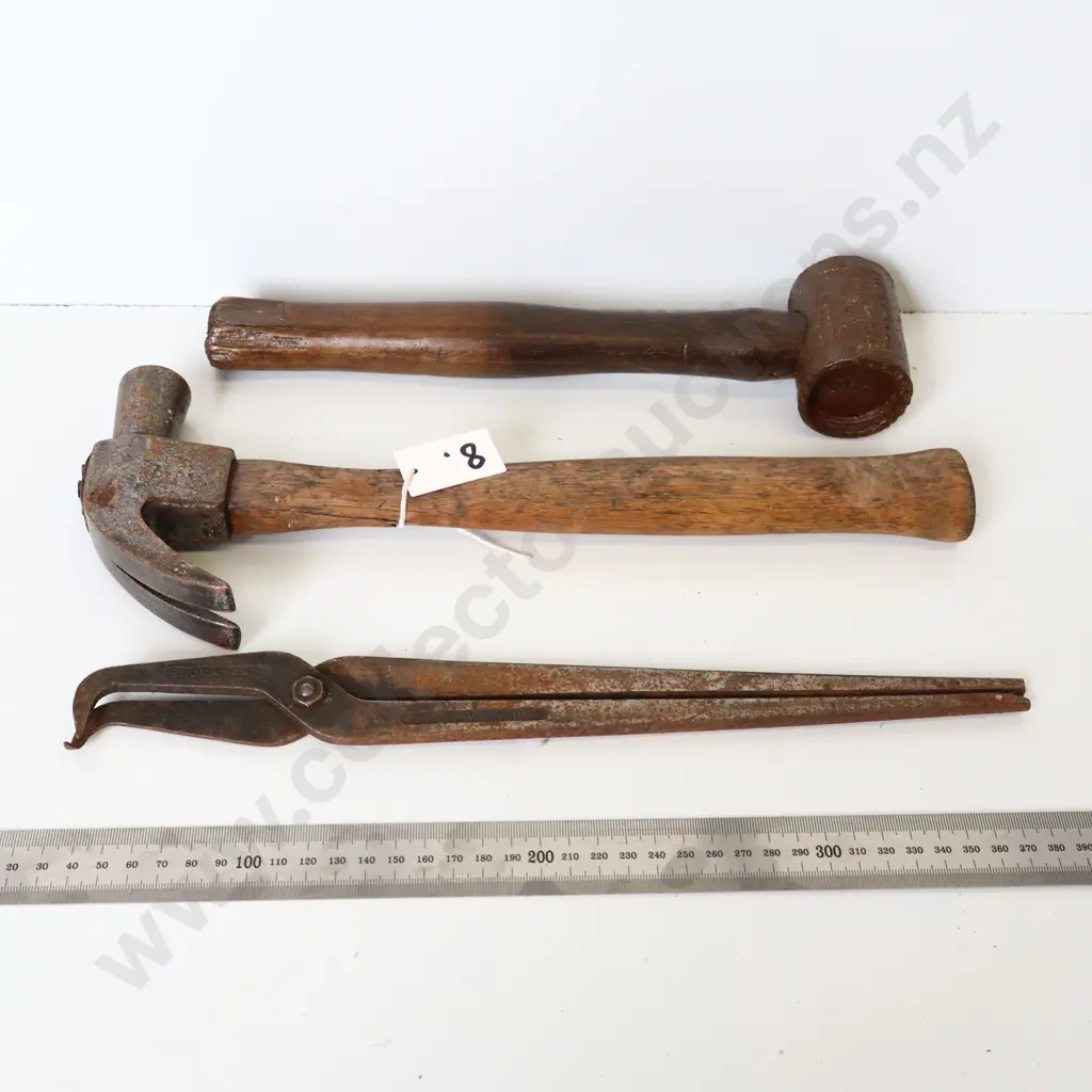 Vintage Tools – Hammer, Mallet & Tongs Image 1++