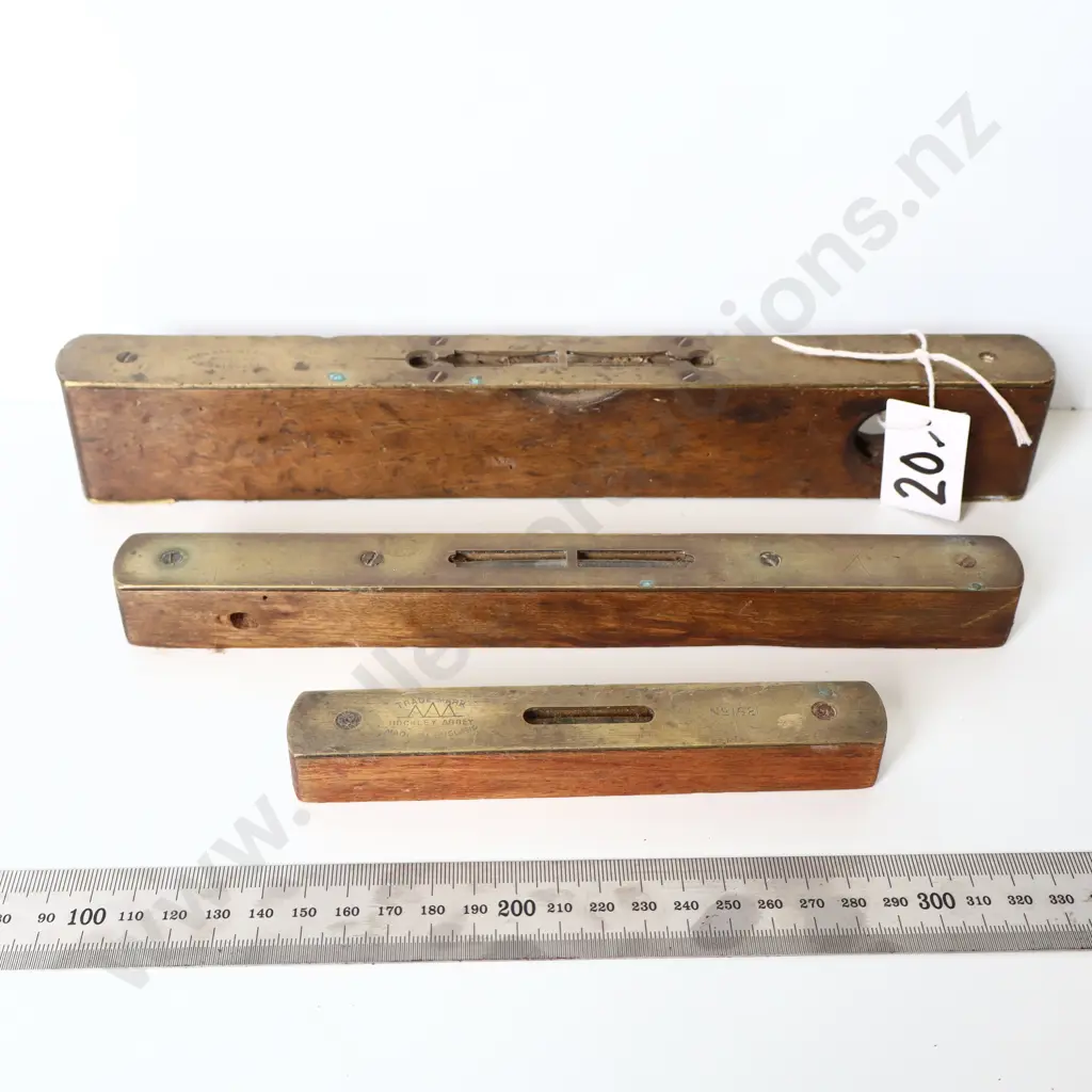 Vintage Spirit Levels – Brass & Timber (Qty) Image 1++