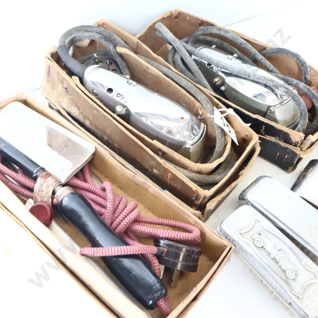 Vintage Hair Clippers, Electric Clippers and Clothes Brushes Image 1++