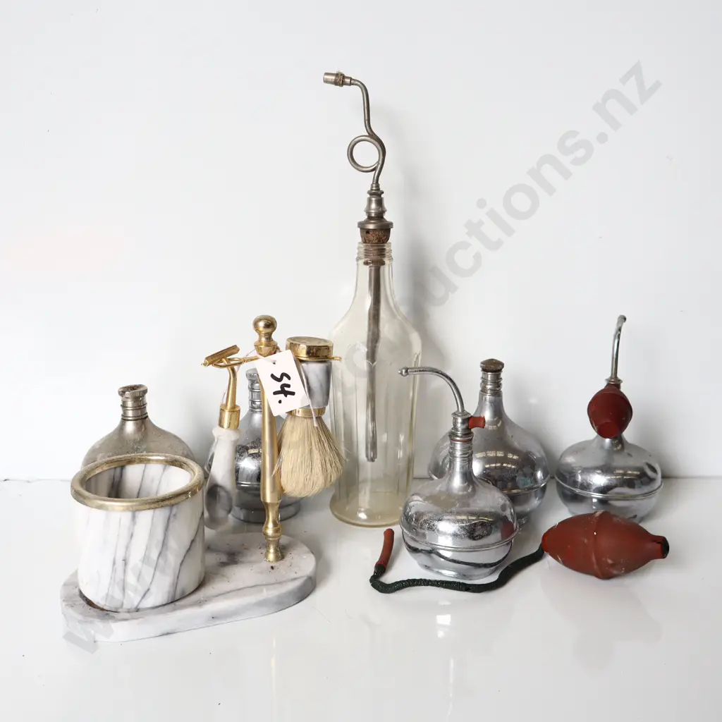 Vintage Vanity and Grooming Accessories Lot Image 1++
