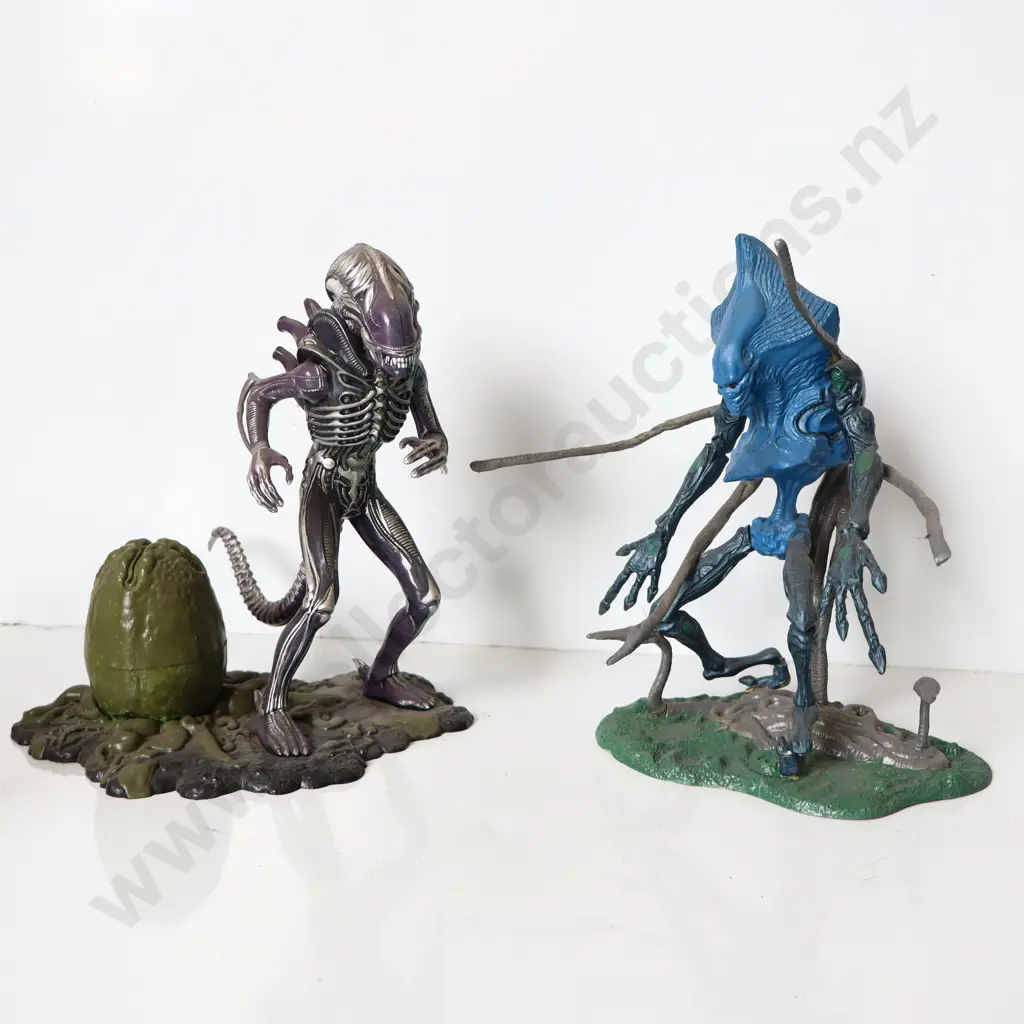 Sci-Fi Alien Figures & Creature Model Group Image 1++