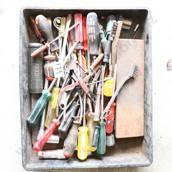 Mixed Hand Tools & Screwdrivers Lot (Tray)
