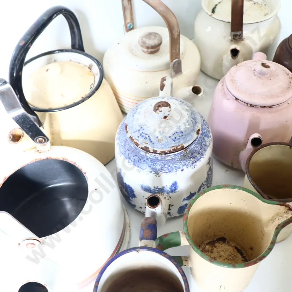 Mixed Enamelware Teapots, Jugs & Kettles Lot Image 1++