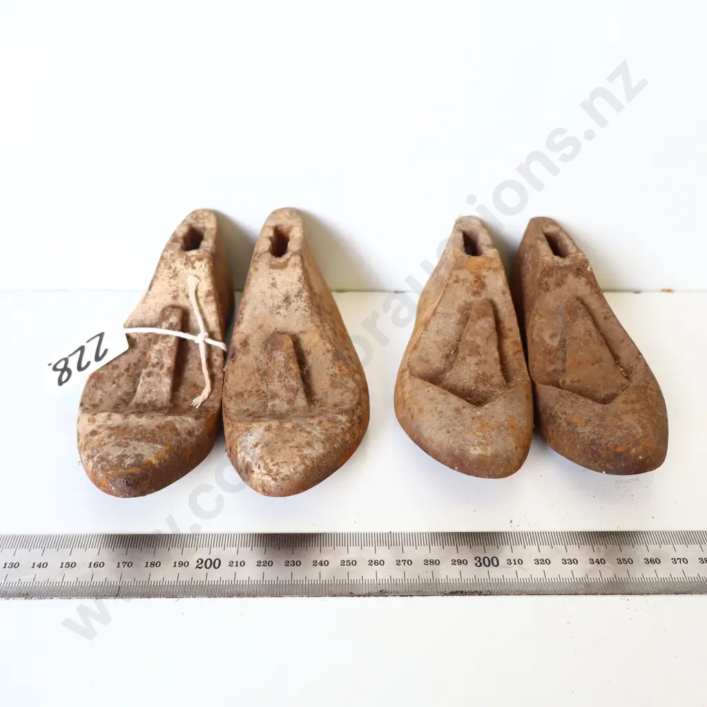 2 x  Pairs Of Cast Iron Shoe Lasts  Image 1++
