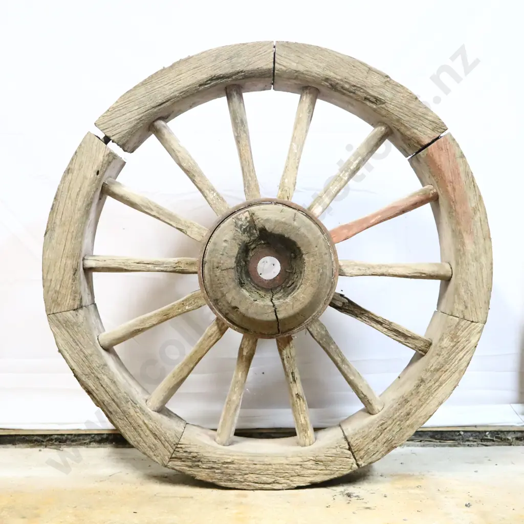 Large Wooden Wagon Wheel Image 1++