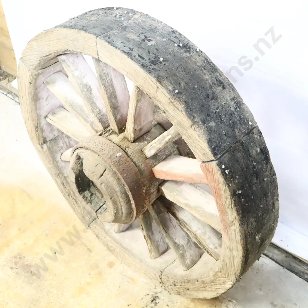 Large Wooden Wagon Wheel Image 1++
