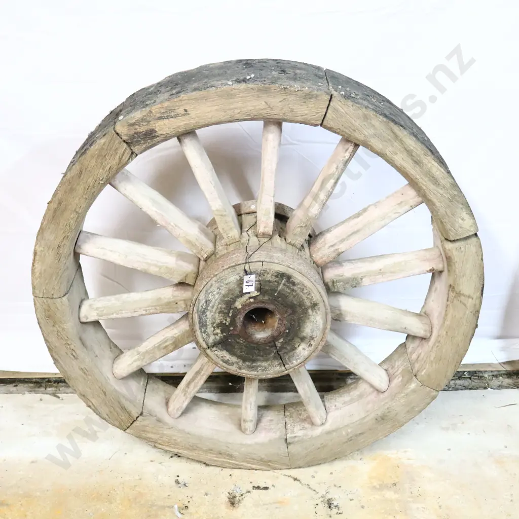 Large Wooden Wagon Wheel Image 1++