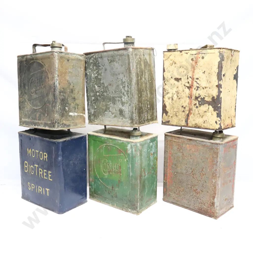 Collection of Vintage Oil Tins. 2 Gallon Runnerboard Tins Image 1++