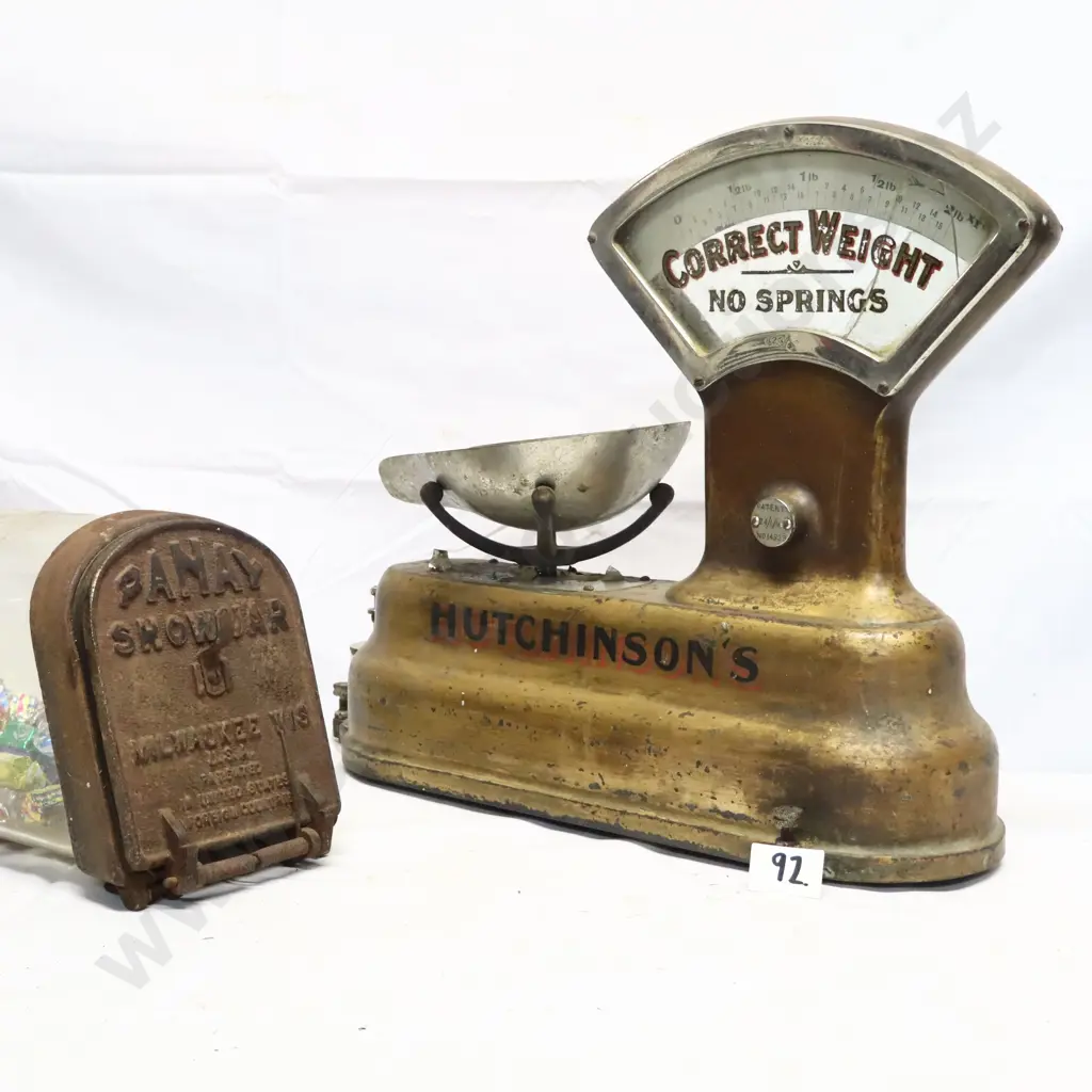Hutchinson’s Shop Scales & Dahy Showcase Jar A/F Image 1++