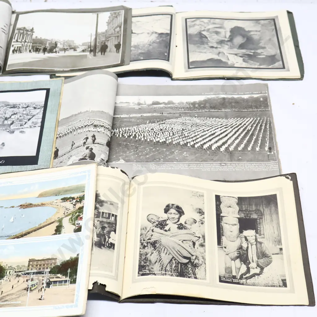 Assorted New Zealand Souvenir Booklets Image 1++