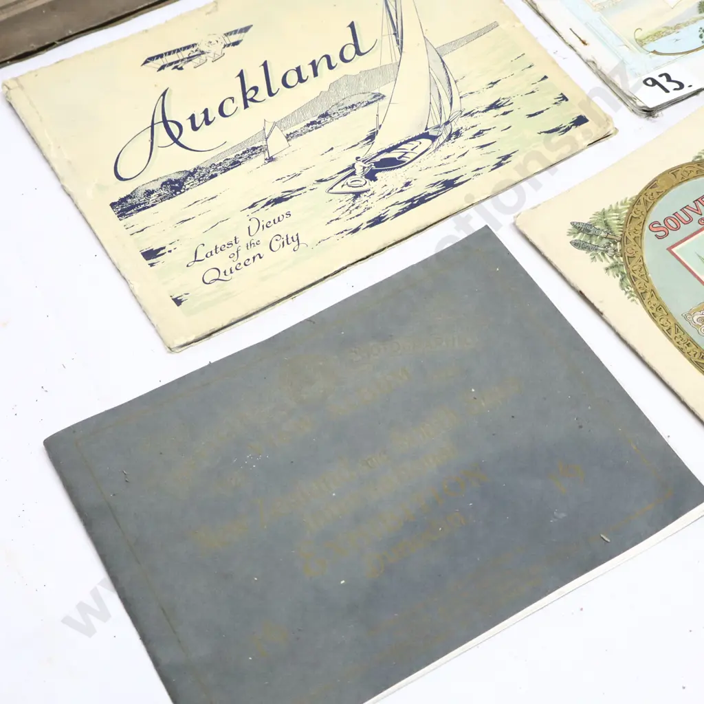Assorted New Zealand Souvenir Booklets Image 1++