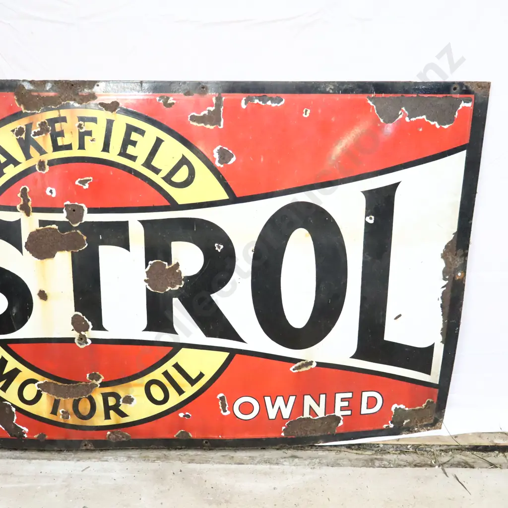 6X3 Foot Wakefeild Castrol Motor Oil Enamel Sign Image 1++
