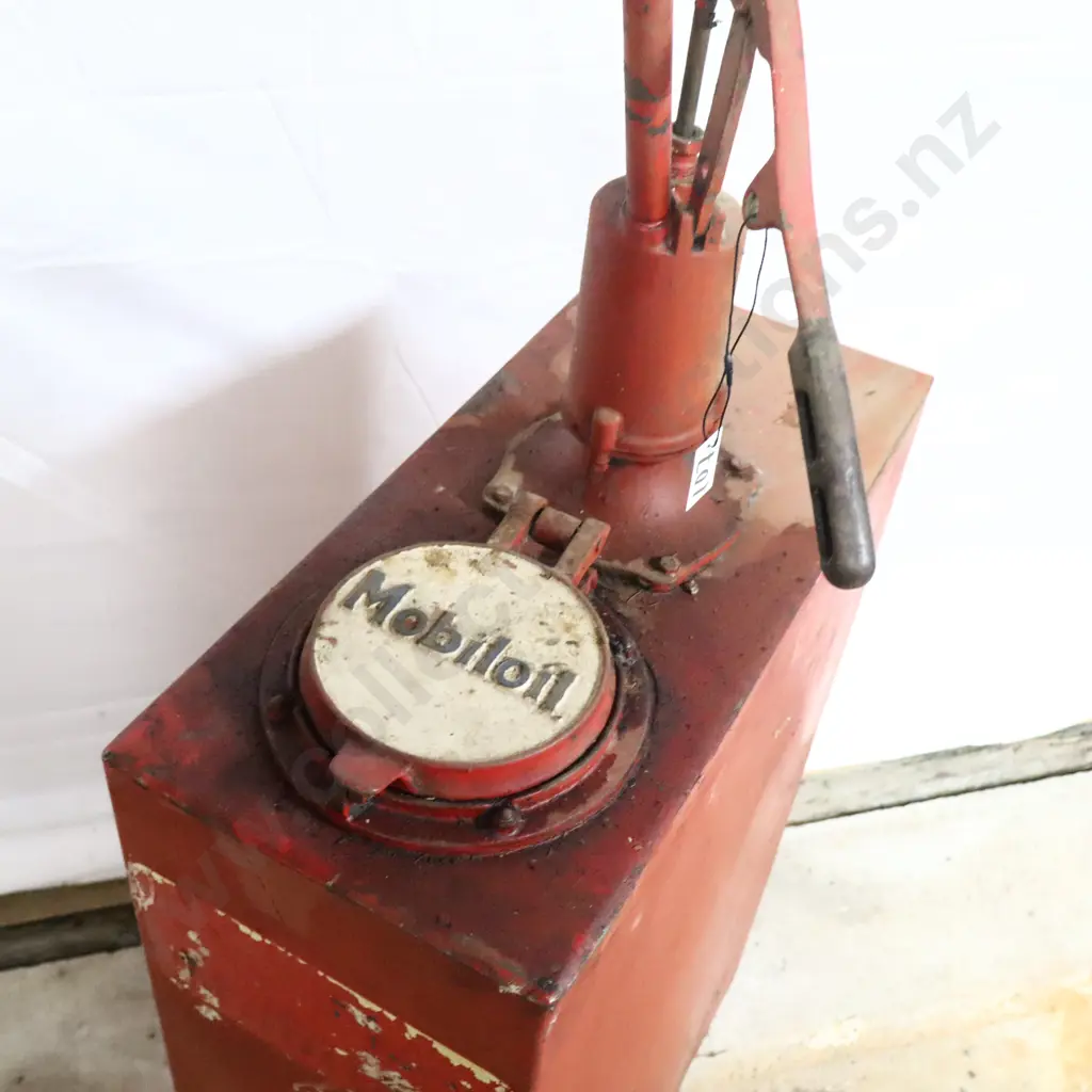 Vintage Embossed Mobil Oil Hi Boy Image 1++