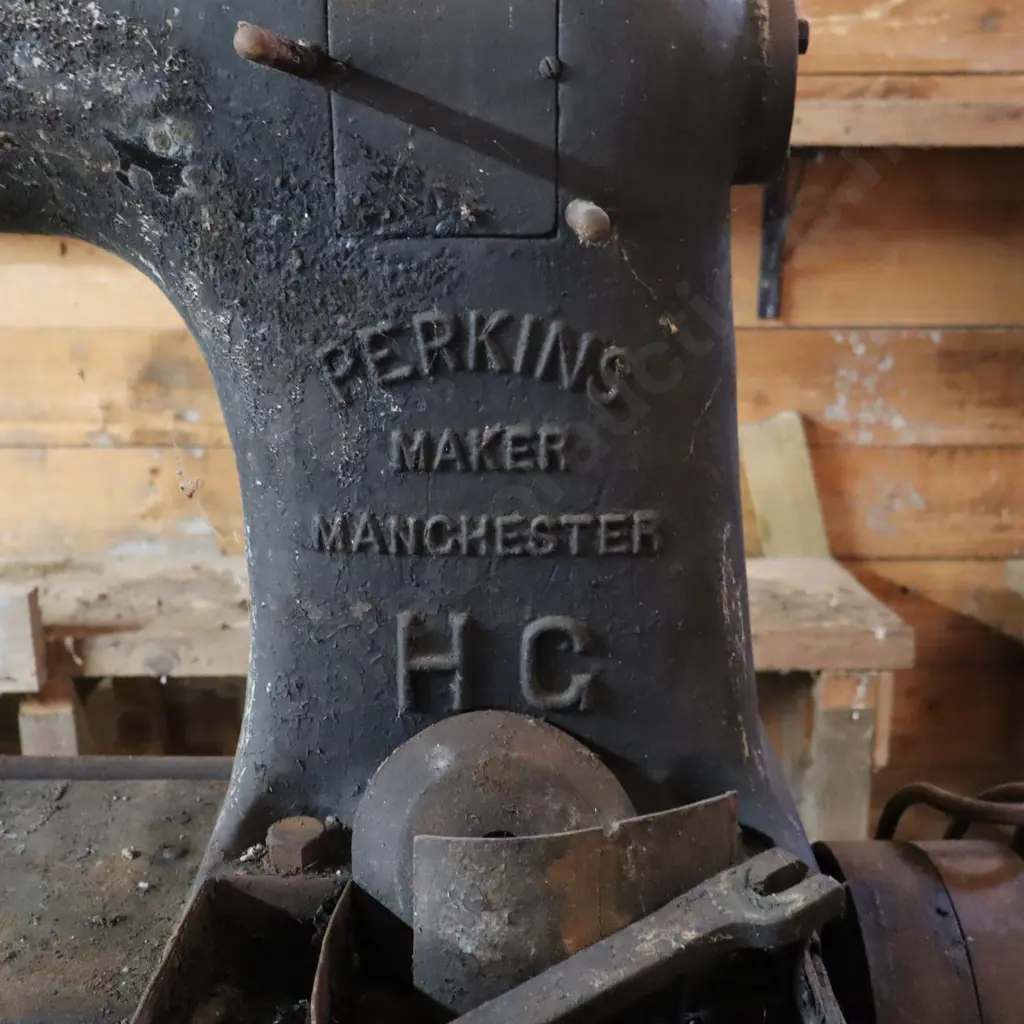 Large Industrial Sailmakers Sewing Machine Image 1++