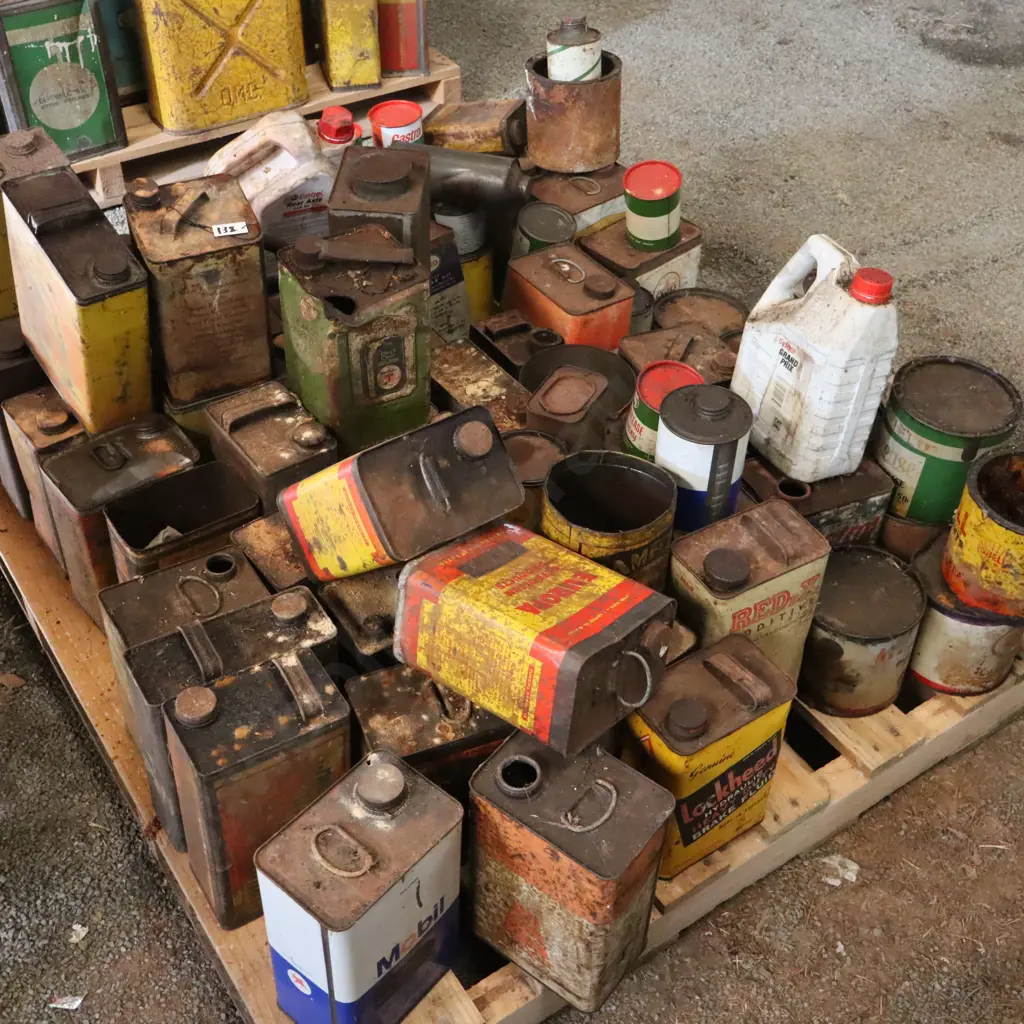 Pallet of Petrol Tins Mainly 1 Gallons Image 1++