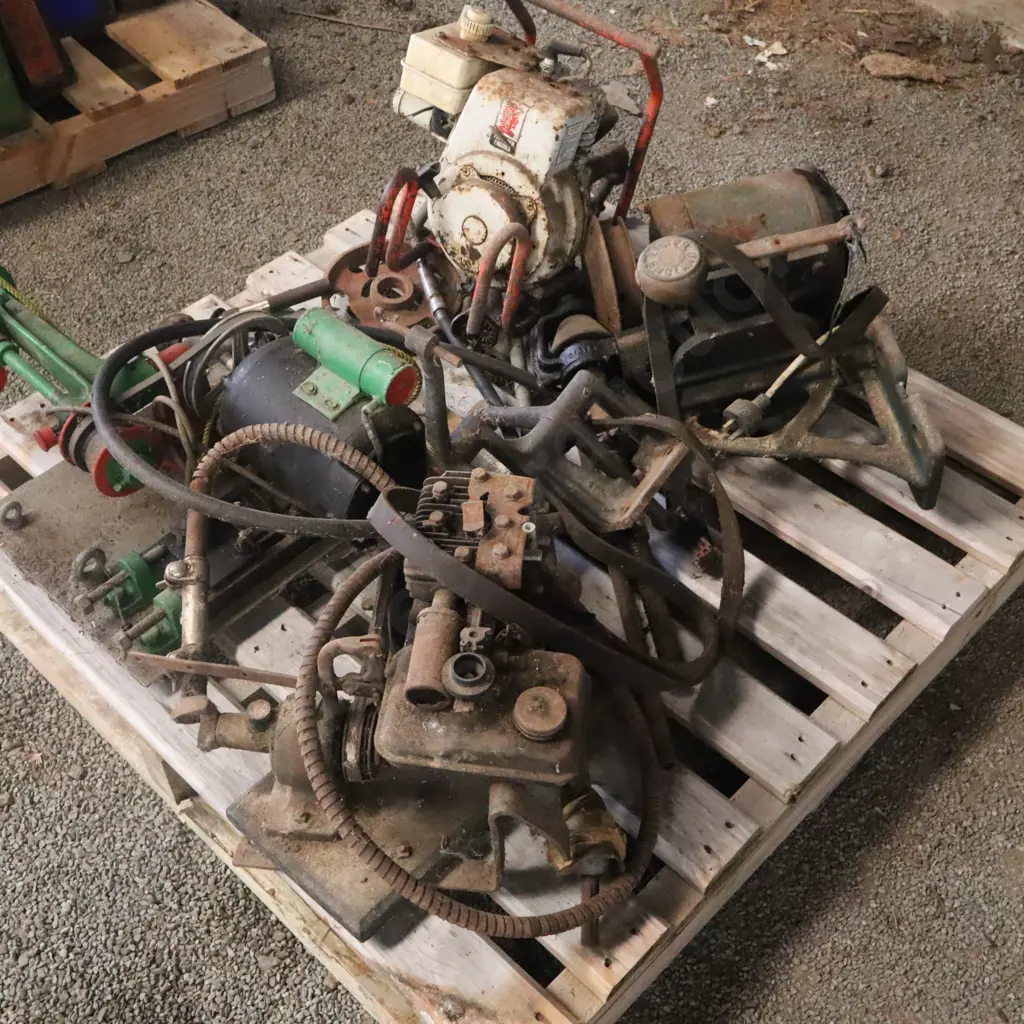 Pallet Vintage Mechanical & Engineering Parts Group Image 1++