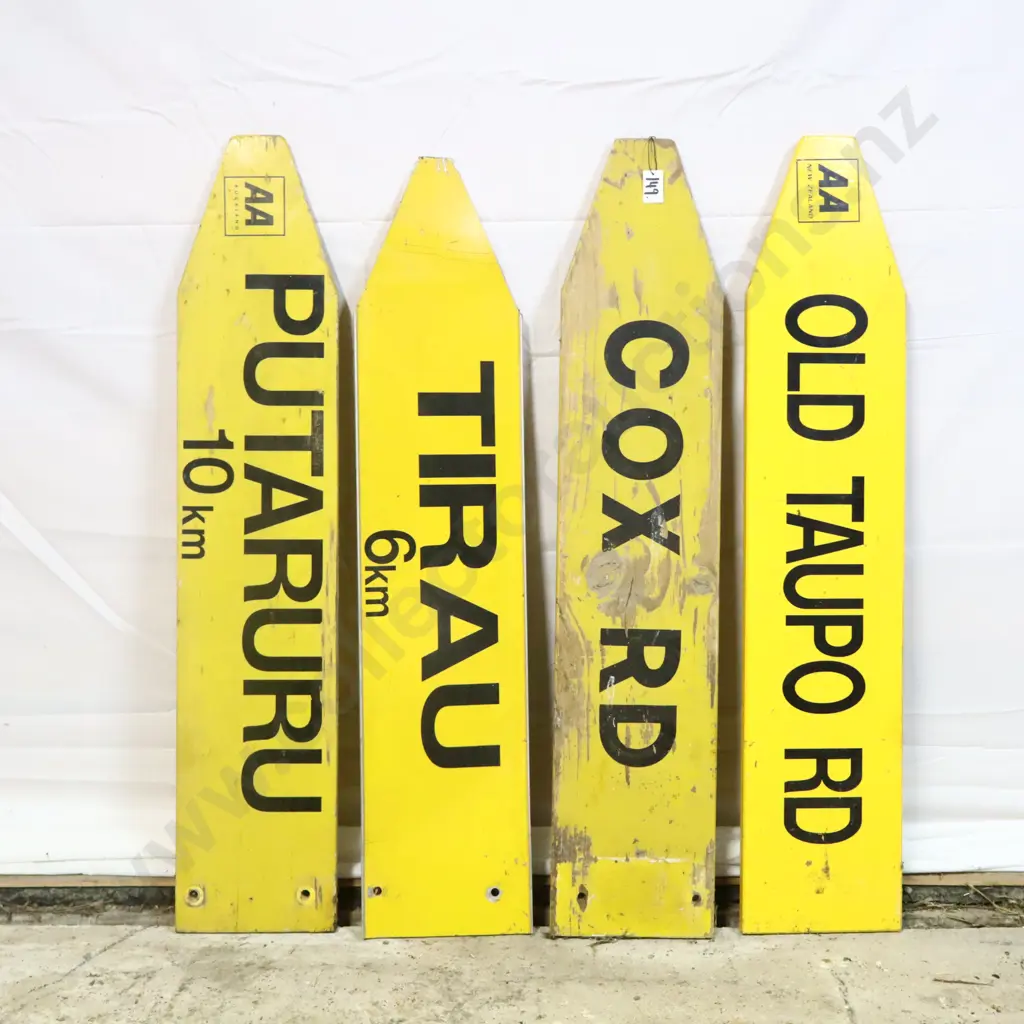 AA New Zealand Road Signs Group. Putaruru 10km Tirau 60km Oxford Old Taupo Rd Image 1++