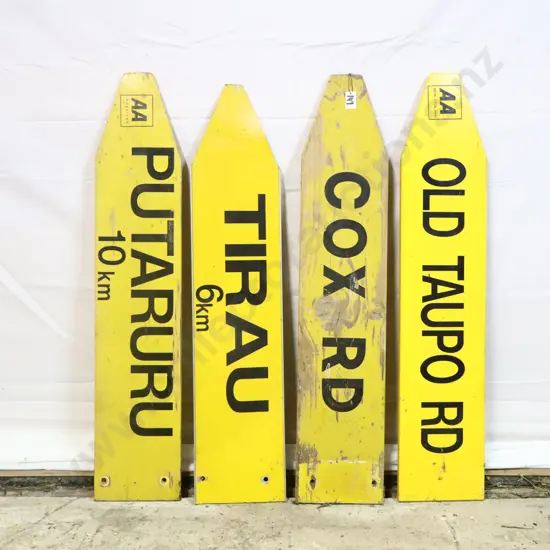 AA New Zealand Road Signs Group. Putaruru 10km Tirau 60km Oxford Old Taupo Rd
