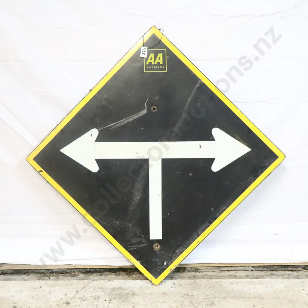 AA Auckland Intersection Direction Sign Image 1++