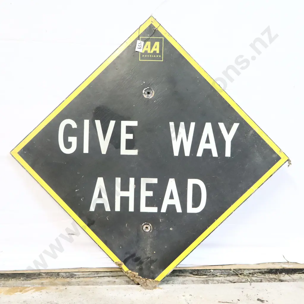 AA Auckland Give Way Ahead Sign Image 1++