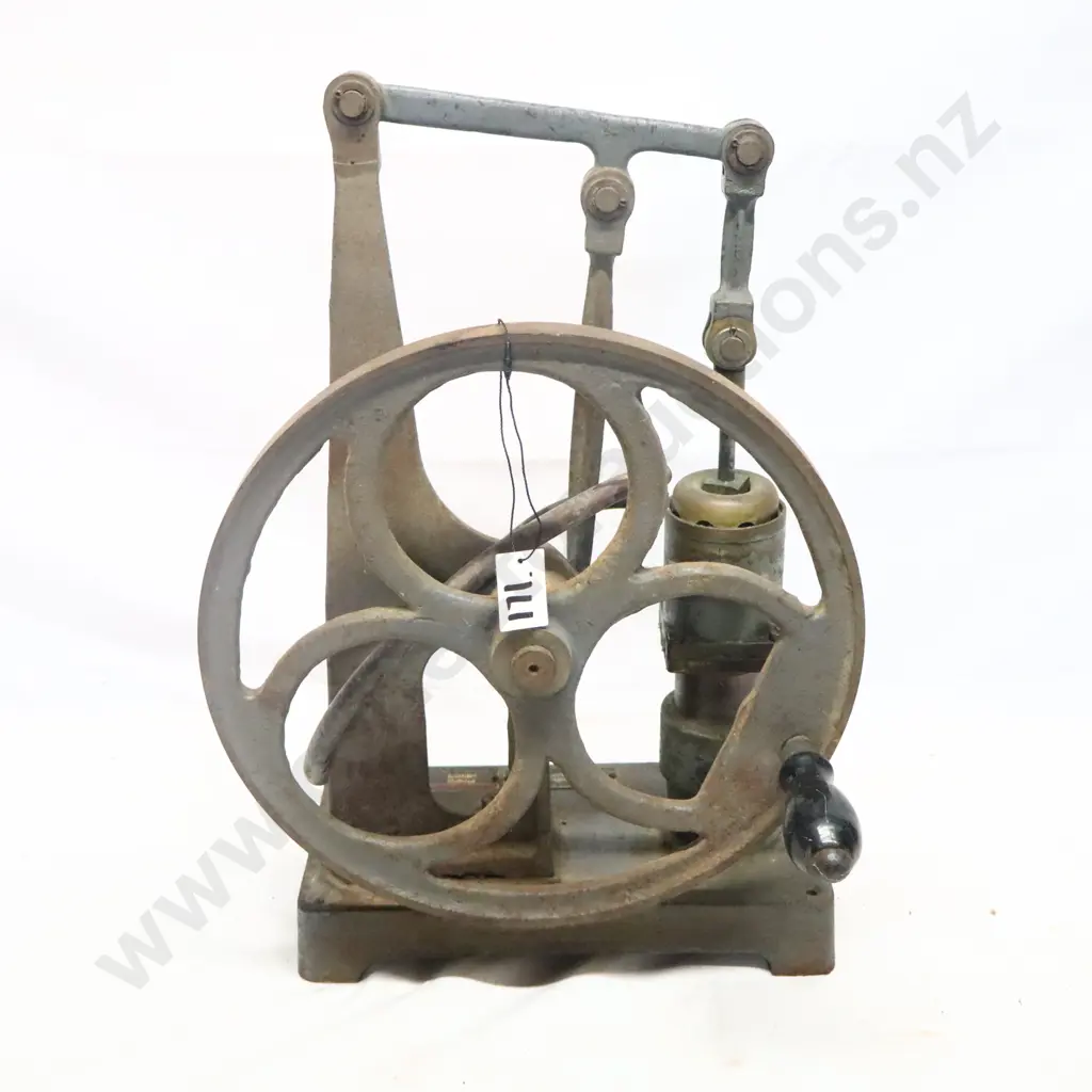 Vintage Vacuum Pump Image 1++
