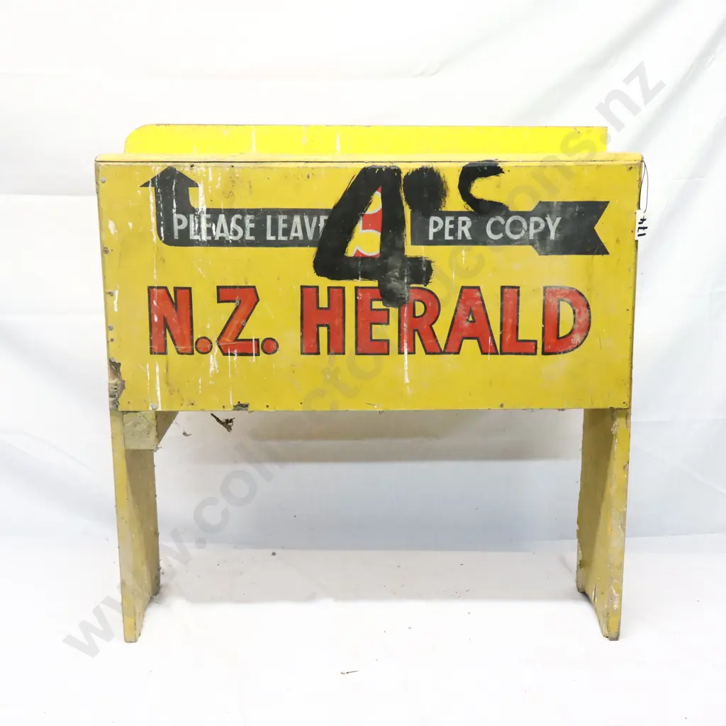 Vintage N.Z. Herald Newspaper Stand Image 1++
