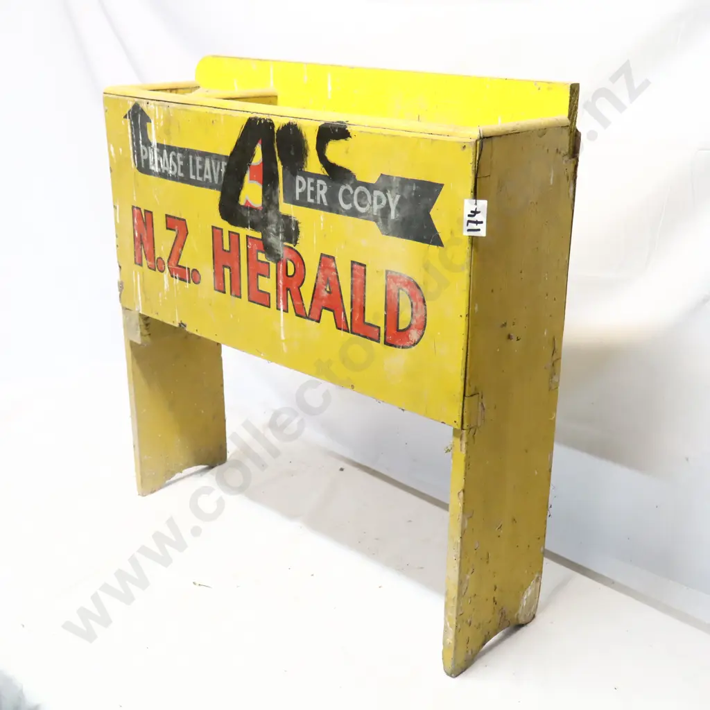 Vintage N.Z. Herald Newspaper Stand Image 1++