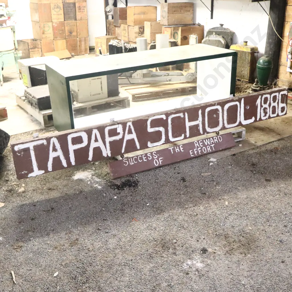 Tapapa School Hand Painted Sign Image 1++