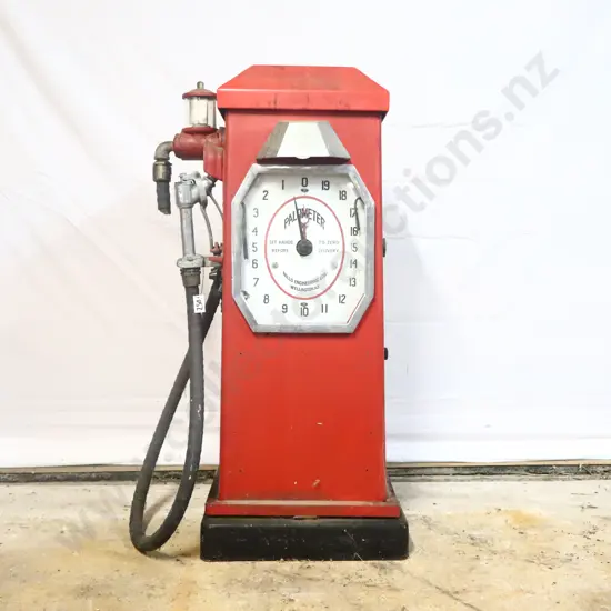 Short Palometer Petrol Bowser