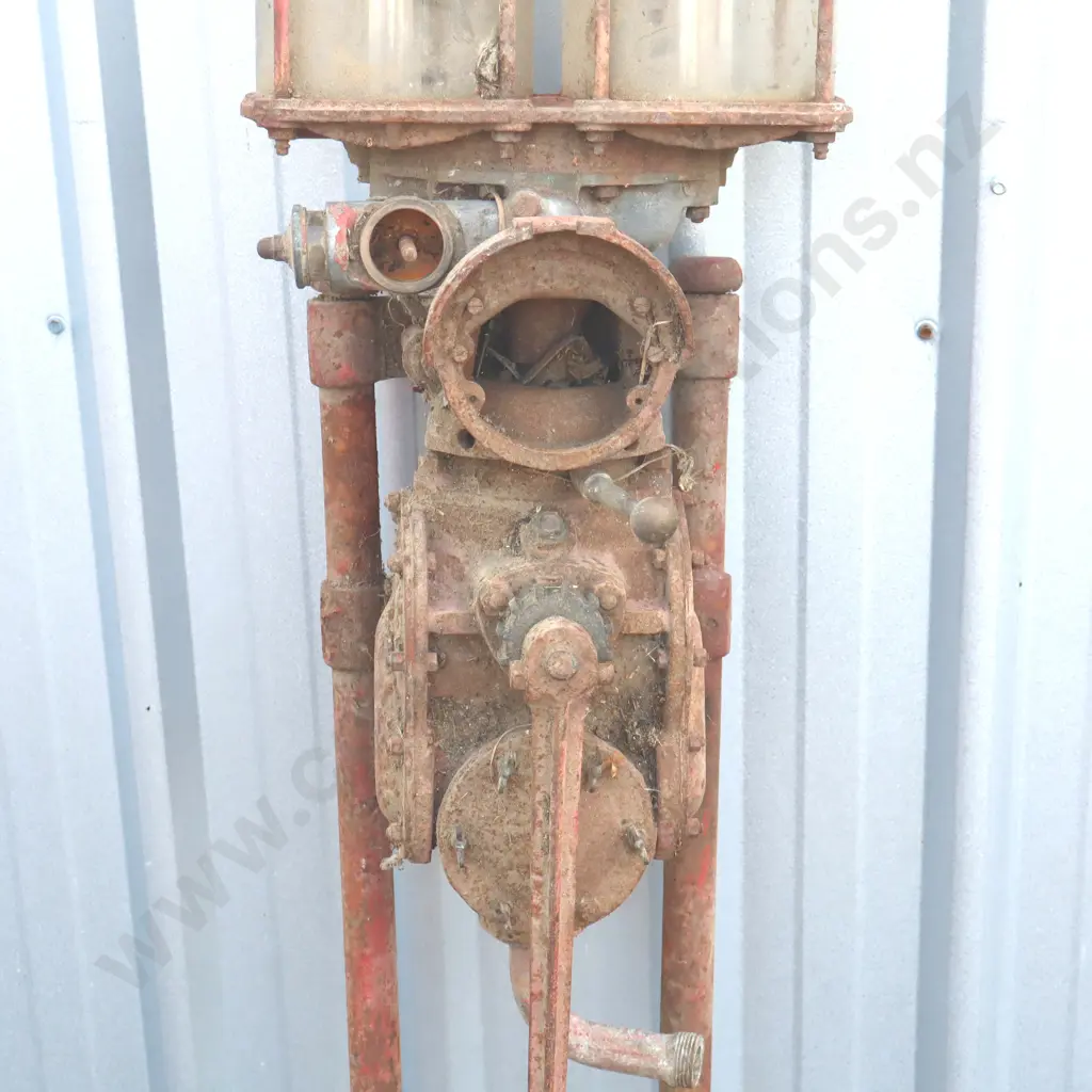 Rare Early Chariot Pump Visible Petrol Bowser Image 1++