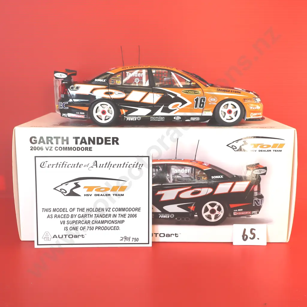 Holden Commodore VZ Supercar – Toll HSV Dealer Team – Garth Tander – 2006 Image 1++