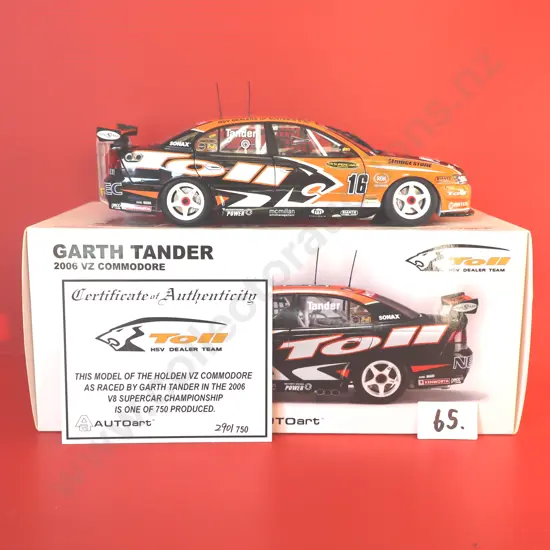 Holden Commodore VZ Supercar – Toll HSV Dealer Team – Garth Tander – 2006
