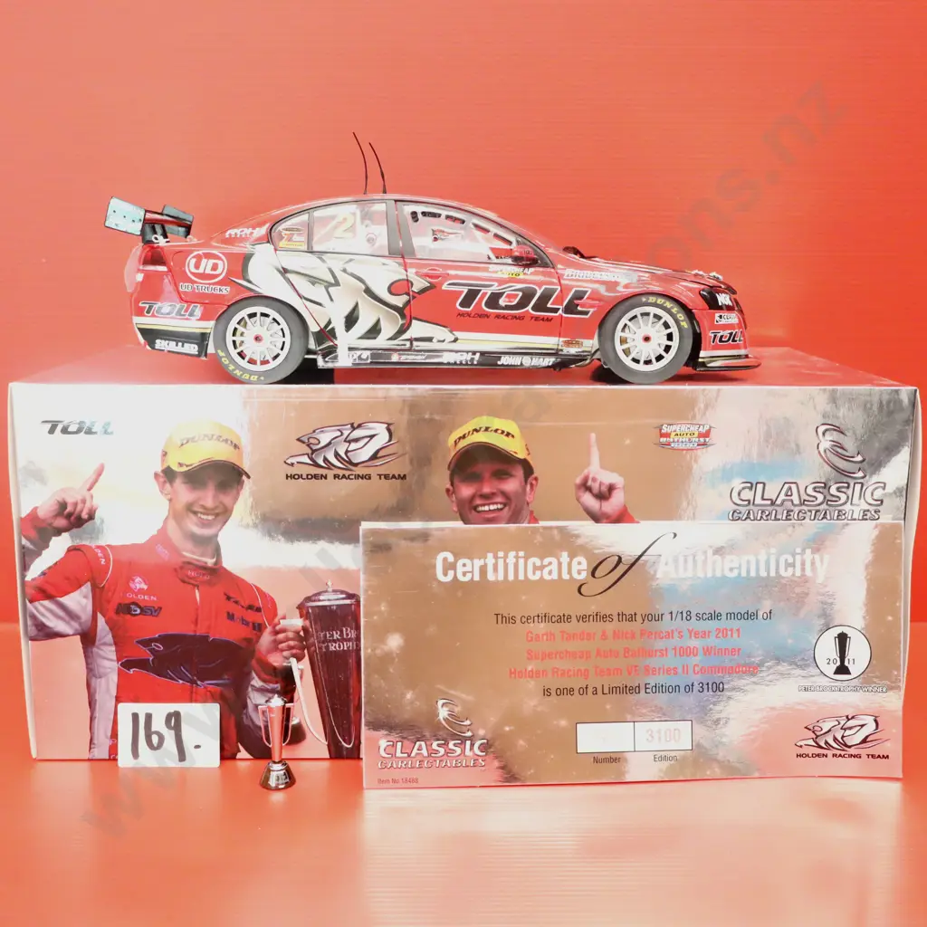 Holden Commodore VE Series II Holden Racing Team Bathurst 1000 Winner #2 – Garth Tander & Nick Percat 2011 Image 1++