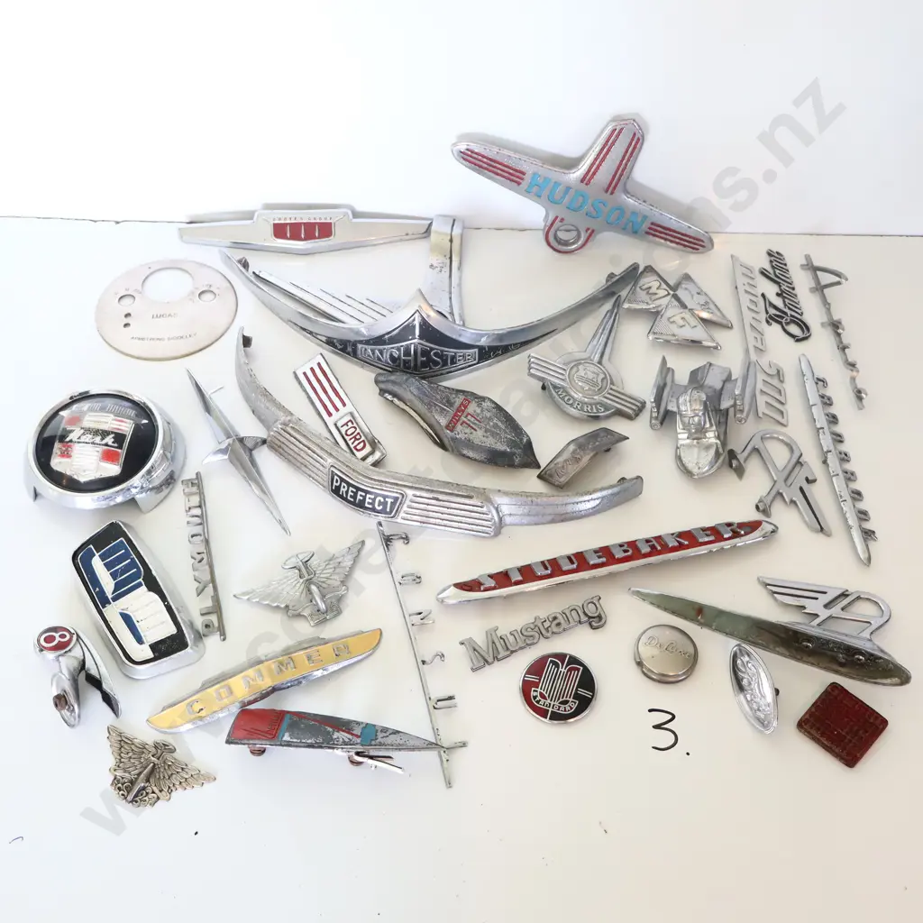 Car Badges Ect Approx 30 Image 1++