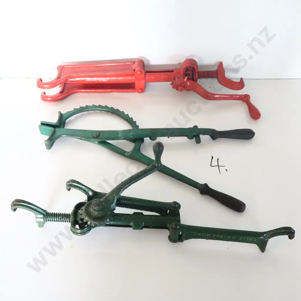 Rim Spreaders And Tyre Inspector  Image 1++